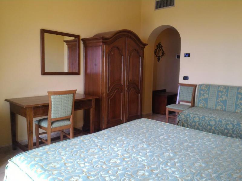 Hotel Primavera Dell'Etna Zafferana Etnea Exterior foto