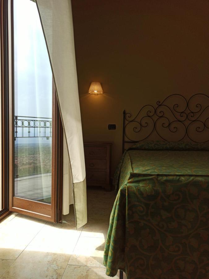 Hotel Primavera Dell'Etna Zafferana Etnea Exterior foto