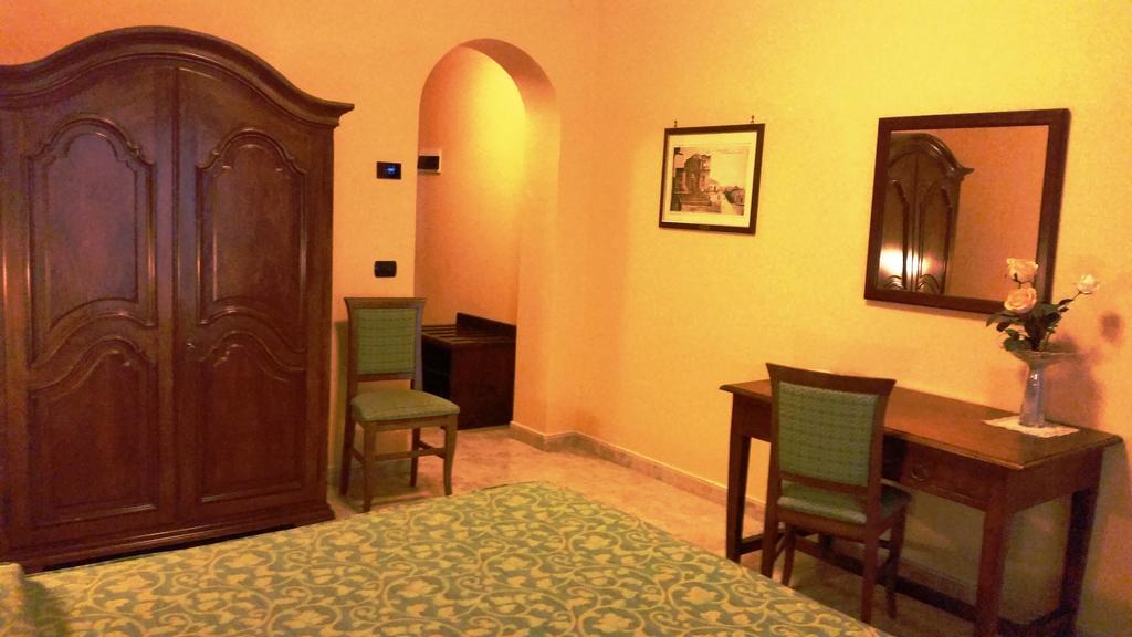 Hotel Primavera Dell'Etna Zafferana Etnea Exterior foto