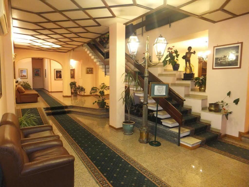 Hotel Primavera Dell'Etna Zafferana Etnea Exterior foto