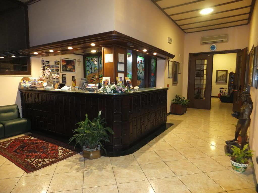 Hotel Primavera Dell'Etna Zafferana Etnea Exterior foto