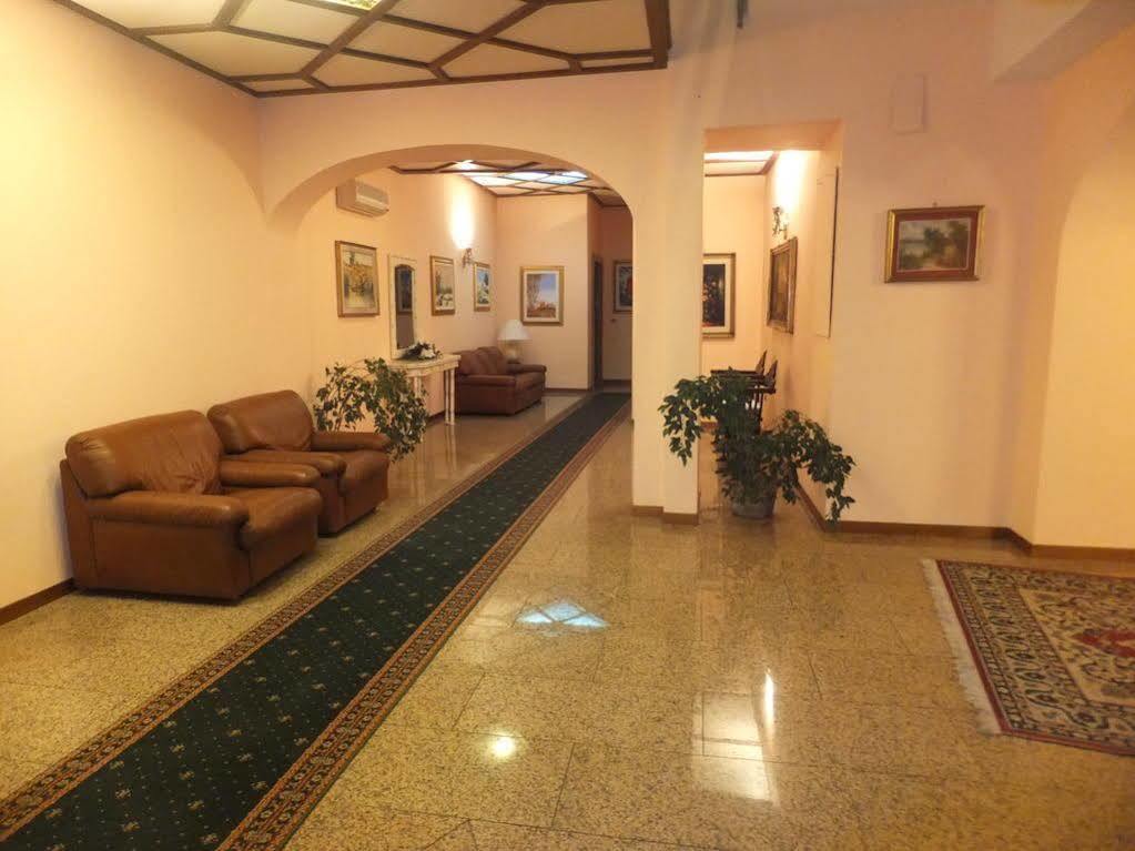 Hotel Primavera Dell'Etna Zafferana Etnea Exterior foto